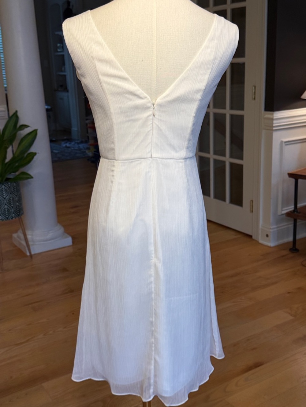 J.Crew Minimalist 2010s White‎ Chiffon V-Neck Dress (VGUC) - Picture 5 of 10